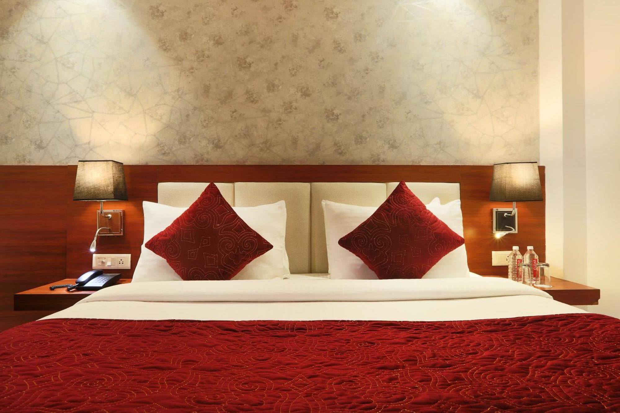 Hotel Arch Suites - Near Aerocity New Delhi Bagian luar foto