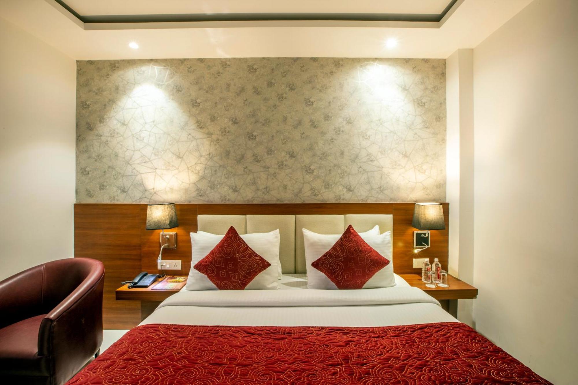 Hotel Arch Suites - Near Aerocity New Delhi Bagian luar foto