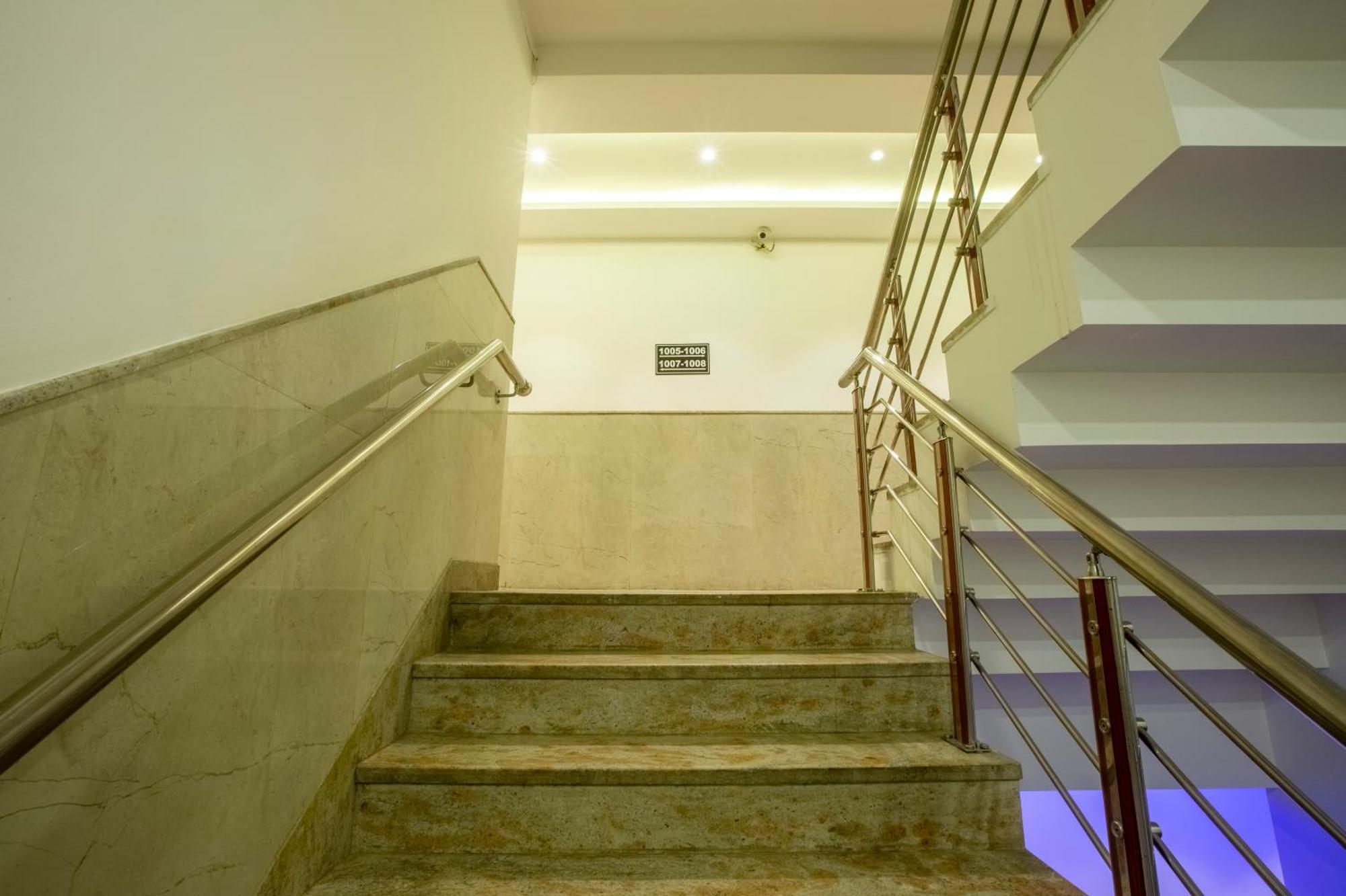 Hotel Arch Suites - Near Aerocity New Delhi Bagian luar foto