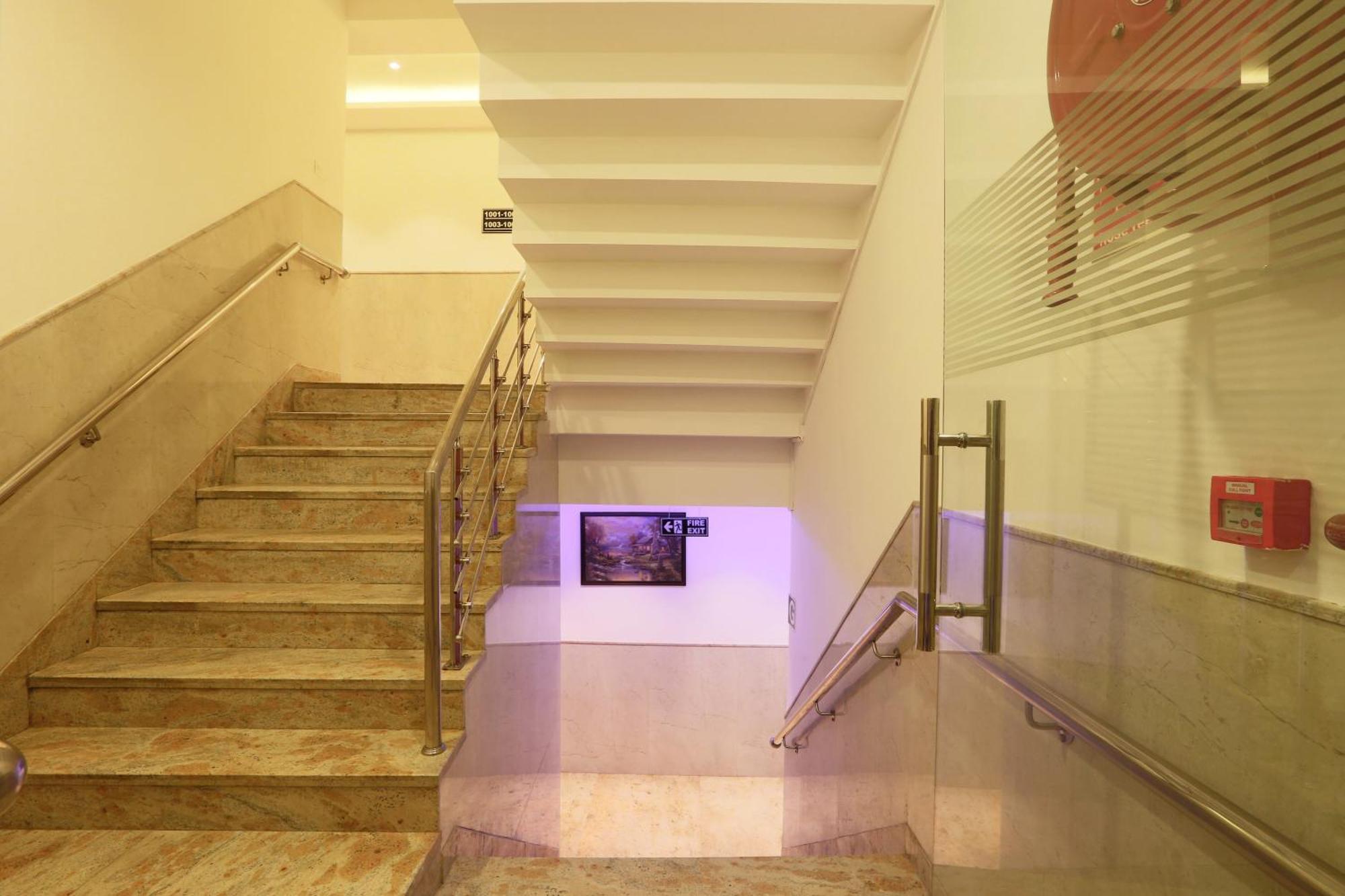 Hotel Arch Suites - Near Aerocity New Delhi Bagian luar foto